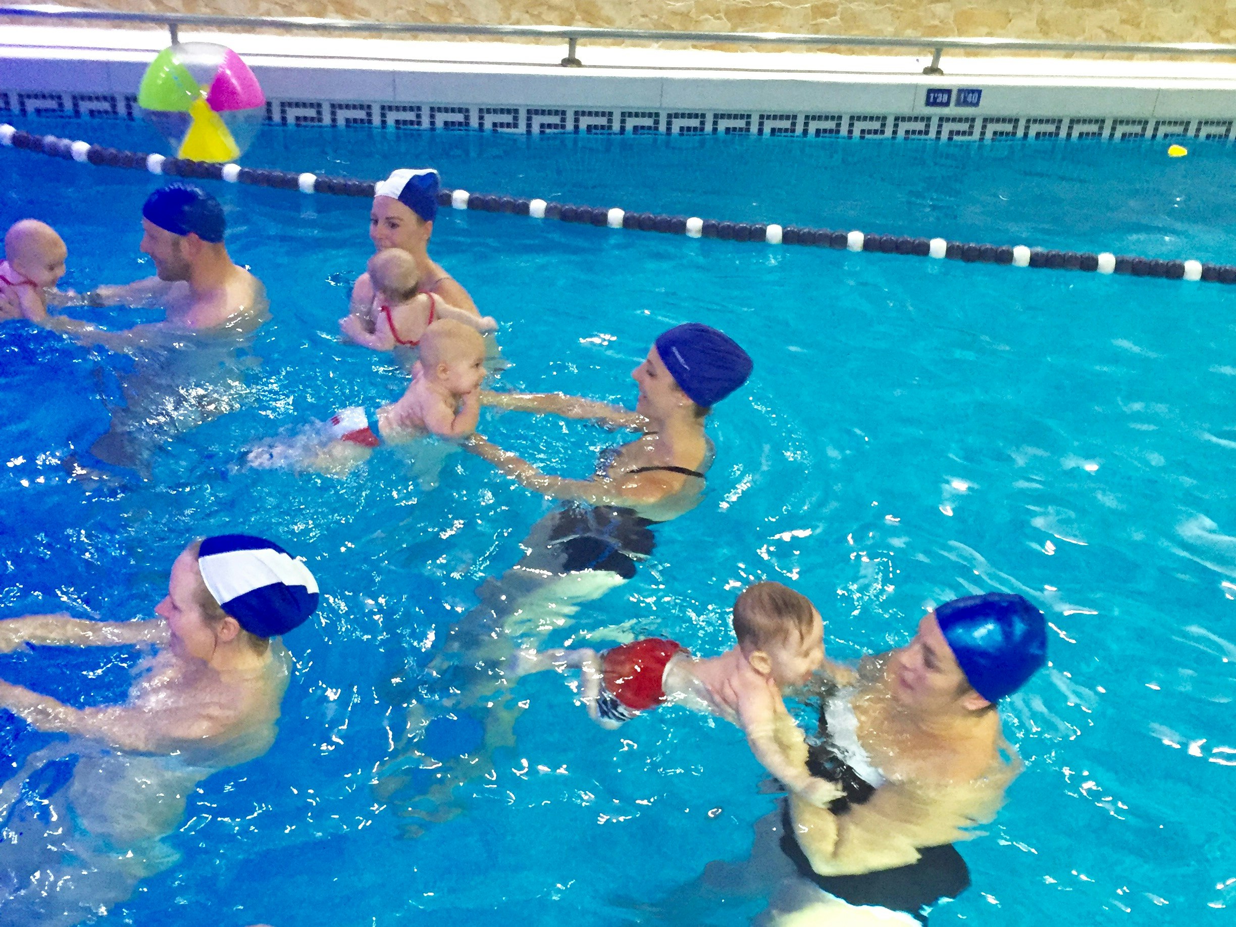 di nuoto per bebe senza braccioli